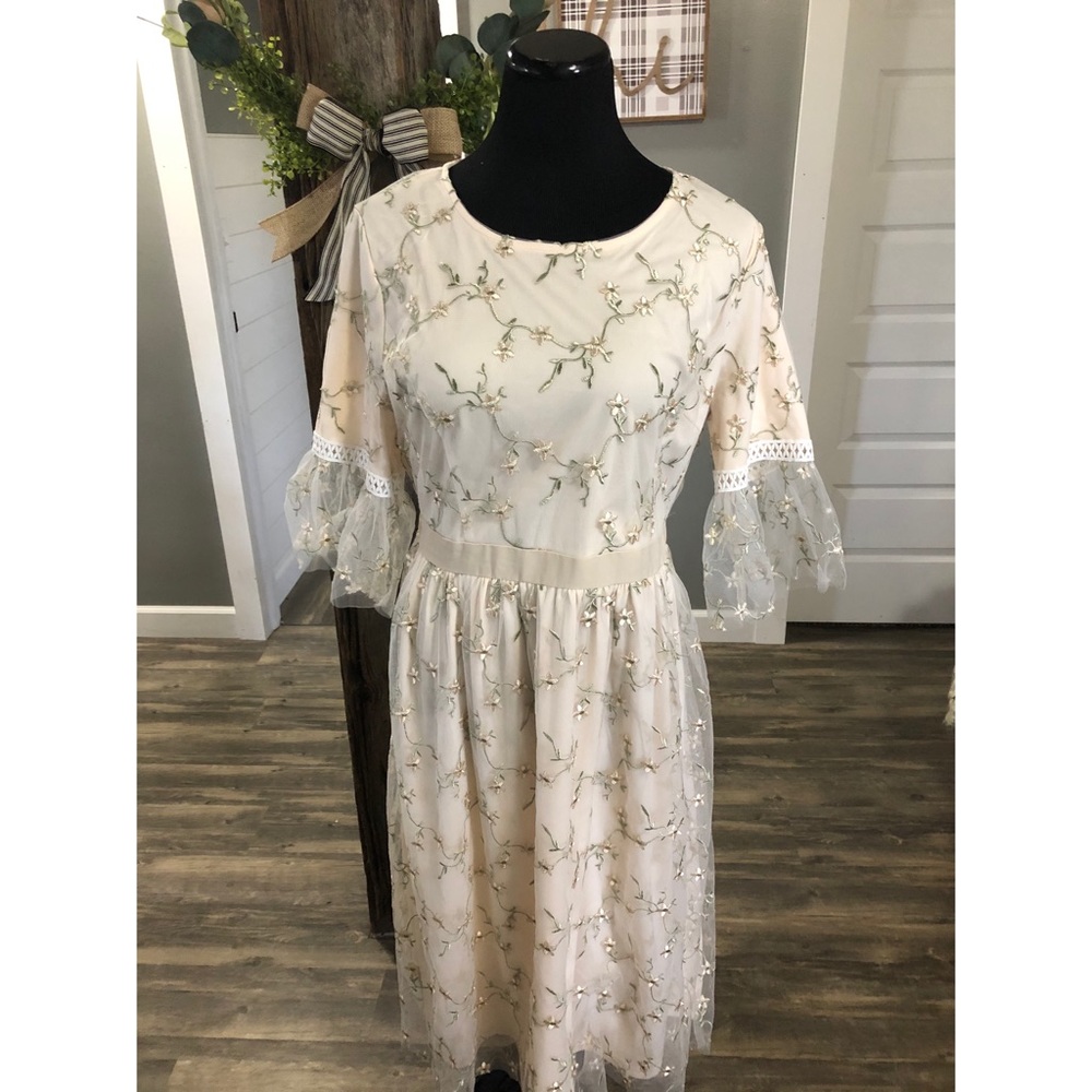 floral embroidered midi dress NWOT